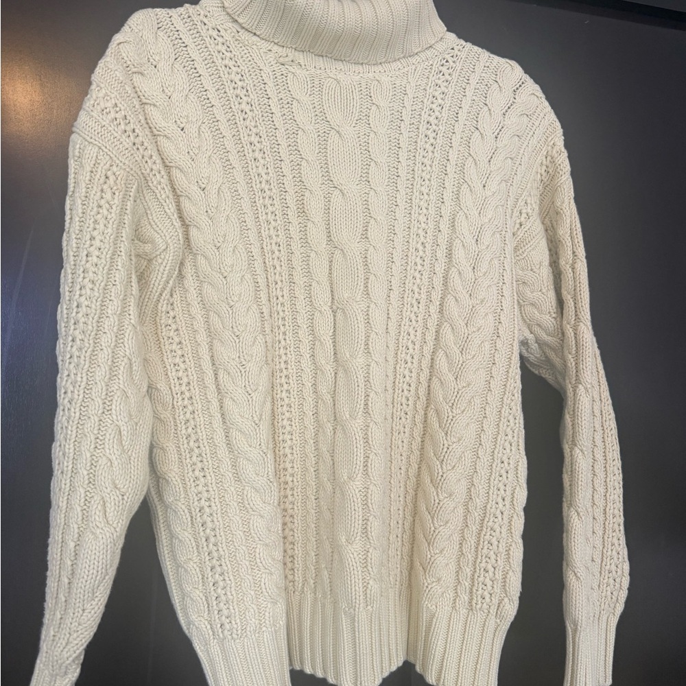 GAP Cream Cable Knit Crewneck Sweater